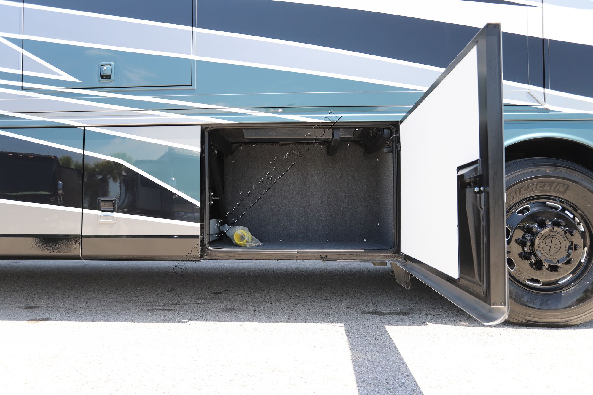 New 2025 Newmar Dutch Star 4369 Class A  For Sale