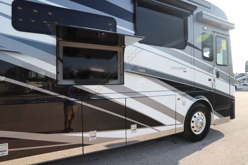2025 Newmar London Aire 4551