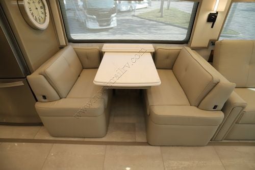 2025 Newmar London Aire 4551