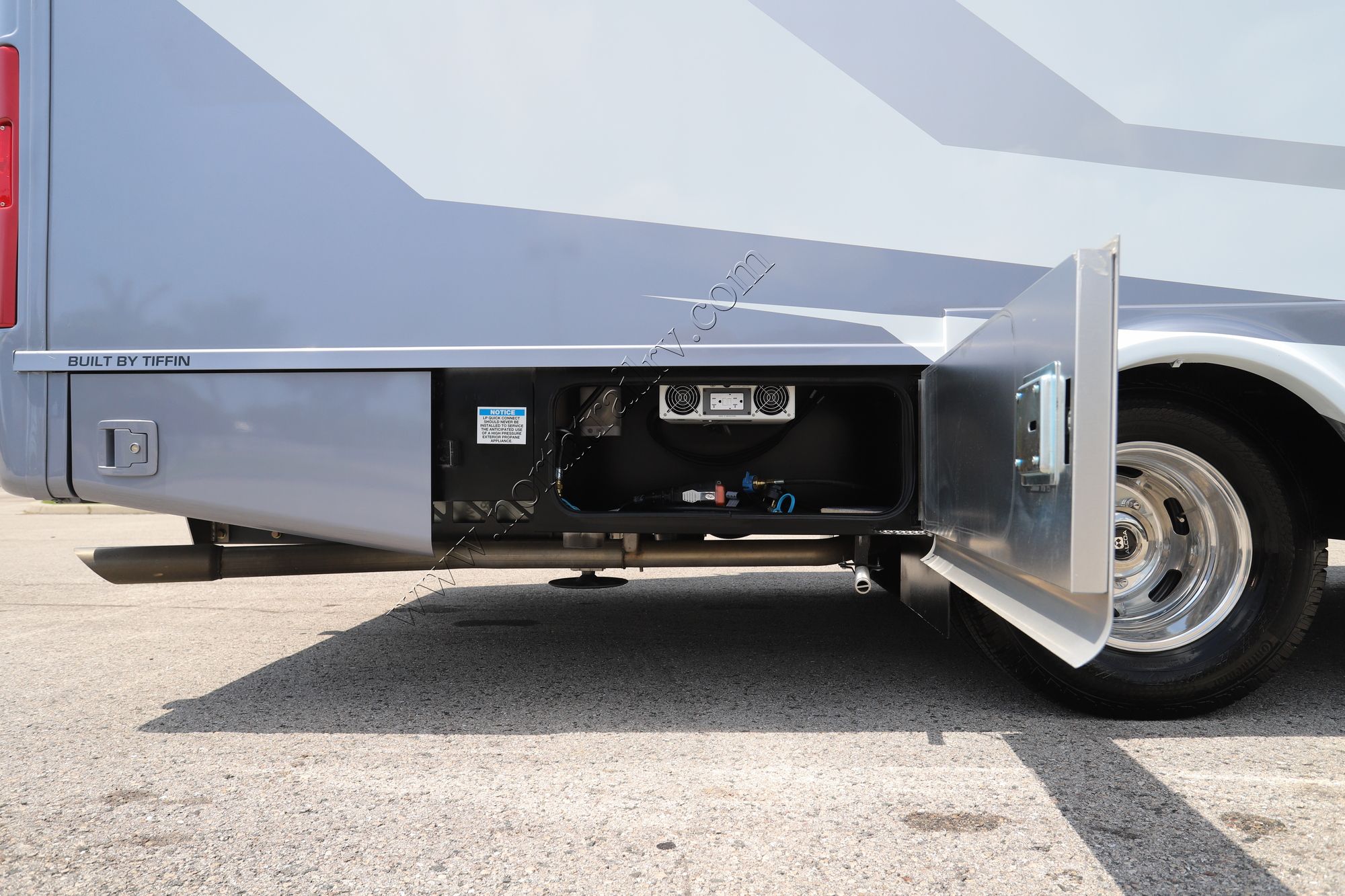 New 2026 Tiffin Motor Homes Wayfarer 25XPW Class C  For Sale