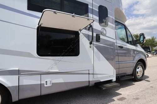 2026 Tiffin Motor Homes Wayfarer 25XPW
