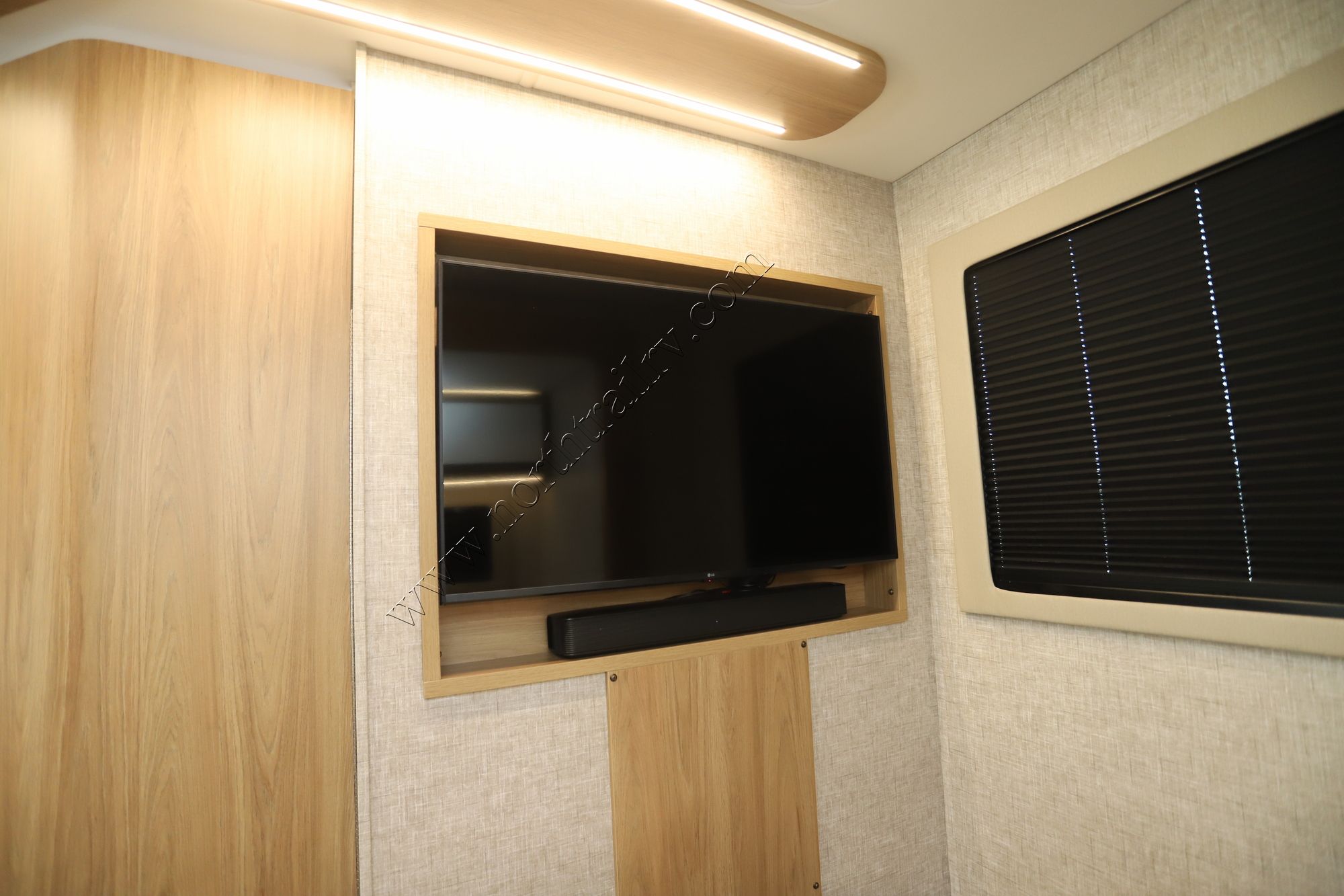 New 2026 Tiffin Motor Homes Wayfarer 25XPW Class C  For Sale