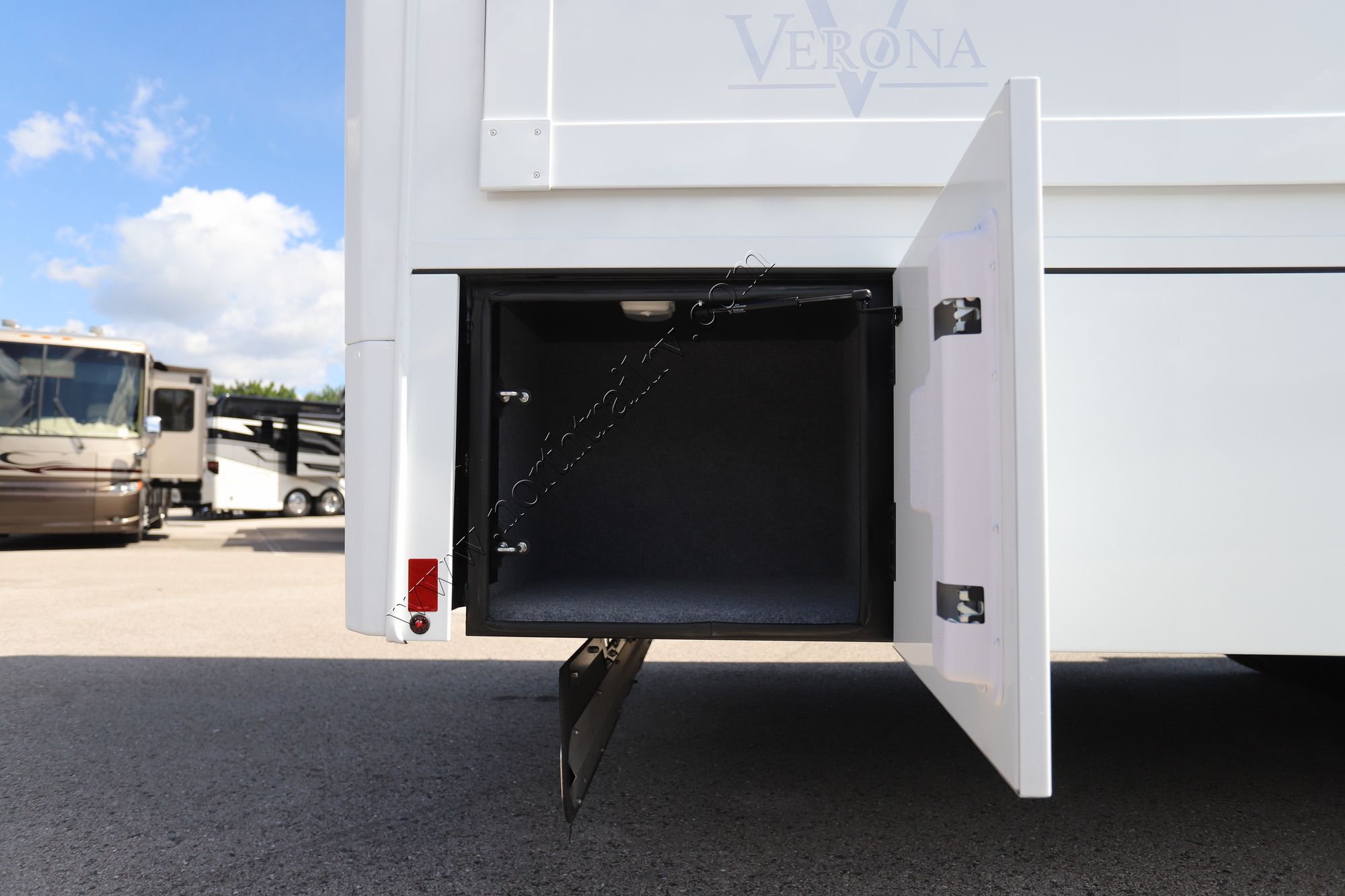 New 2025 Renegade Rv Verona 40VBH Super C  For Sale
