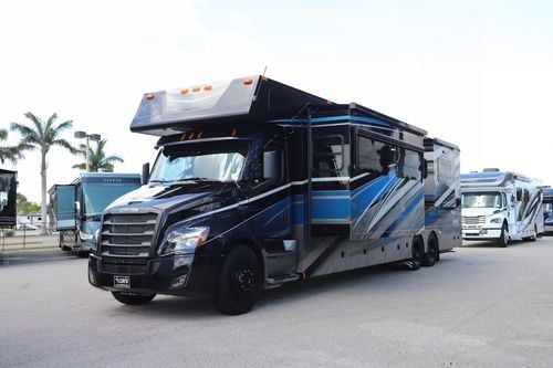 2025 Renegade Rv Classic Garage 2609