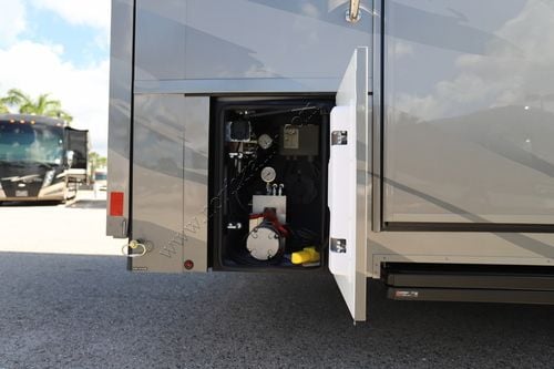 2025 Renegade Rv Classic Garage 2609