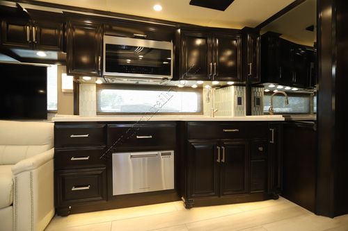 2021 Newmar London Aire 4551