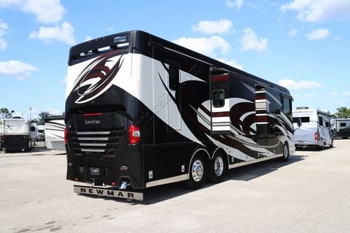 2021 Newmar London Aire 4551