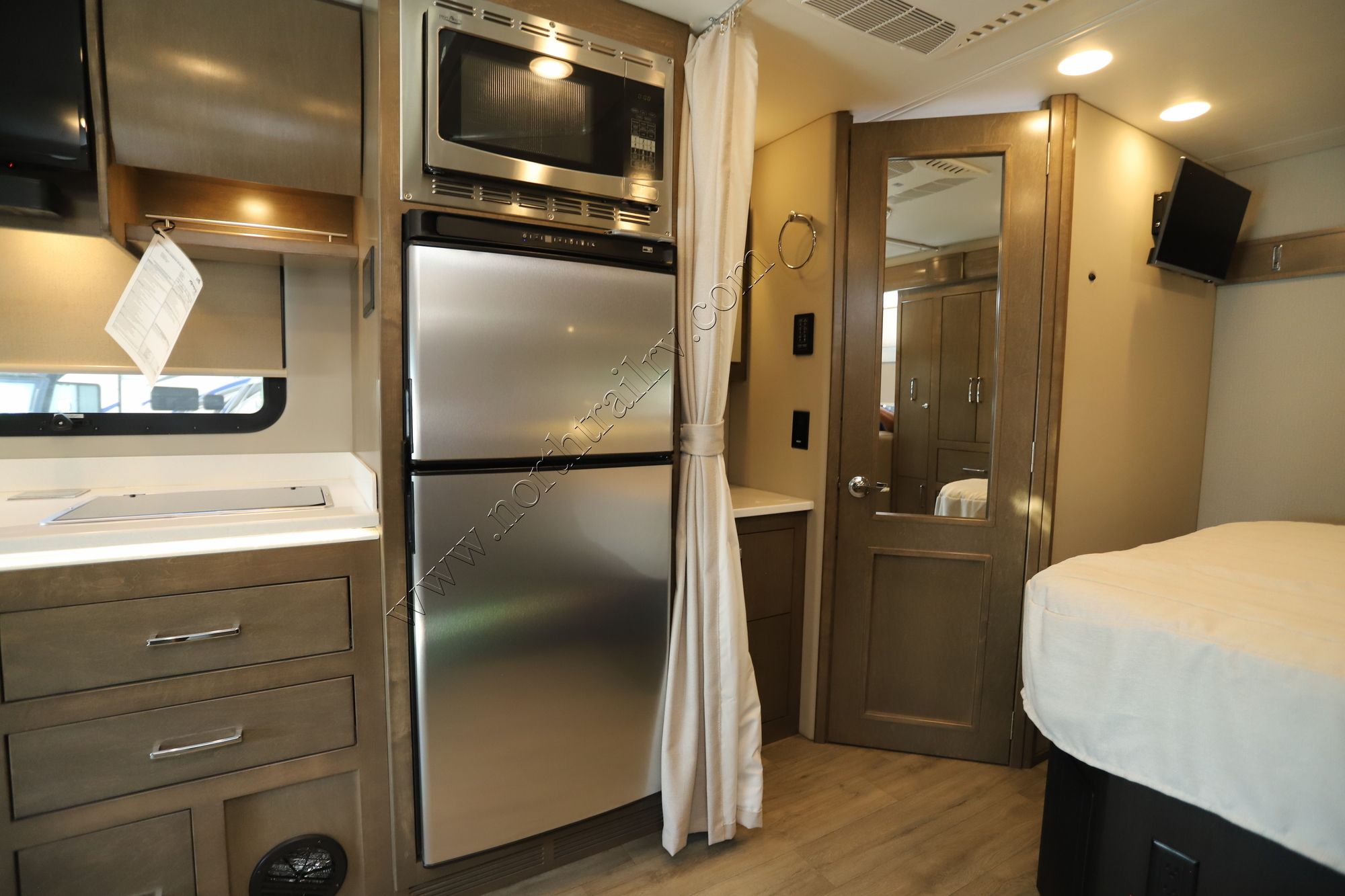 New 2025 Renegade Rv Vienna 25FWC Class C  For Sale