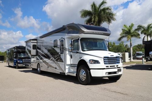 2025 Renegade Rv Verona 36VSB Super C