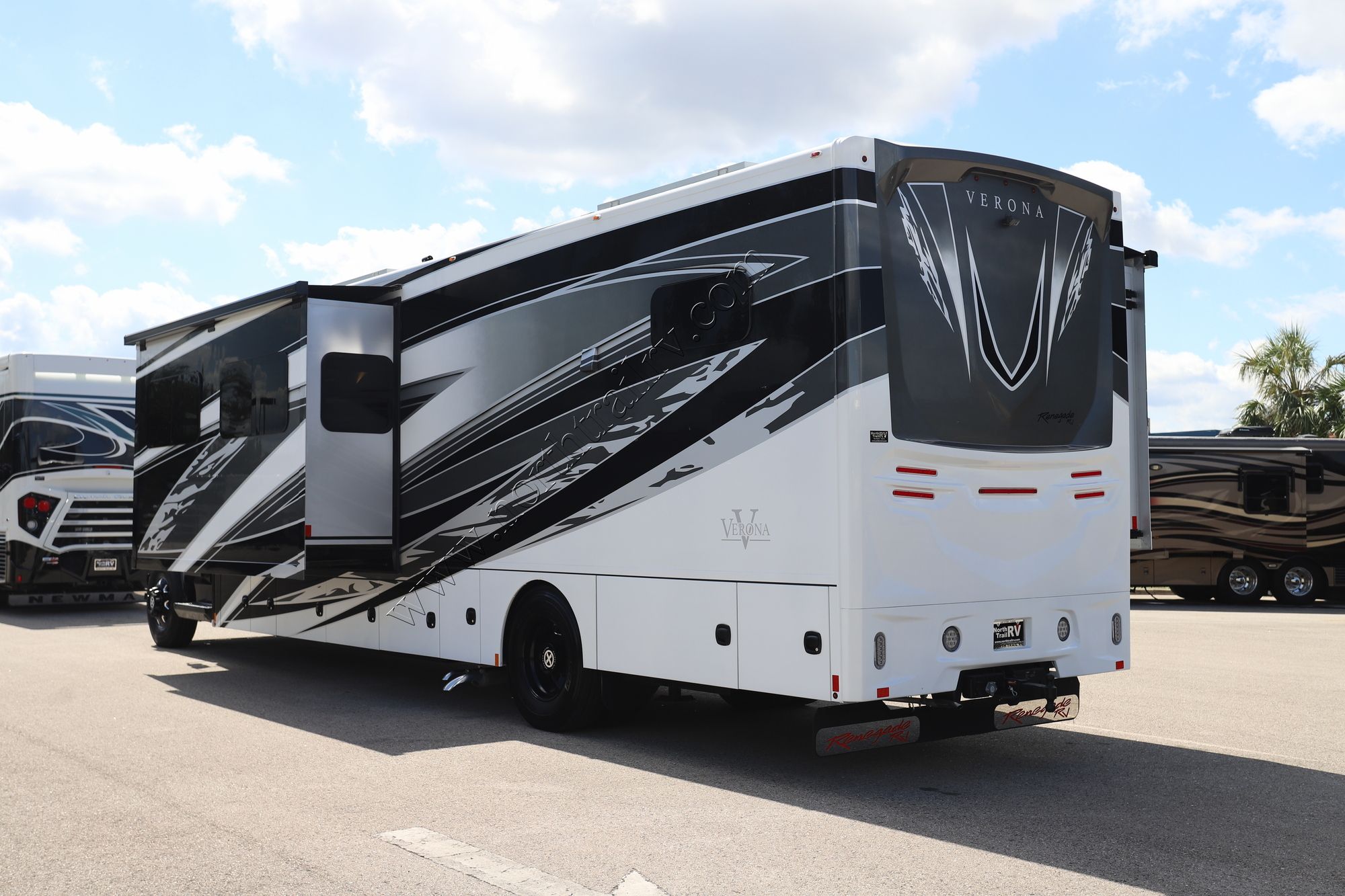 New 2025 Renegade Rv Verona 40VBH Super C  For Sale