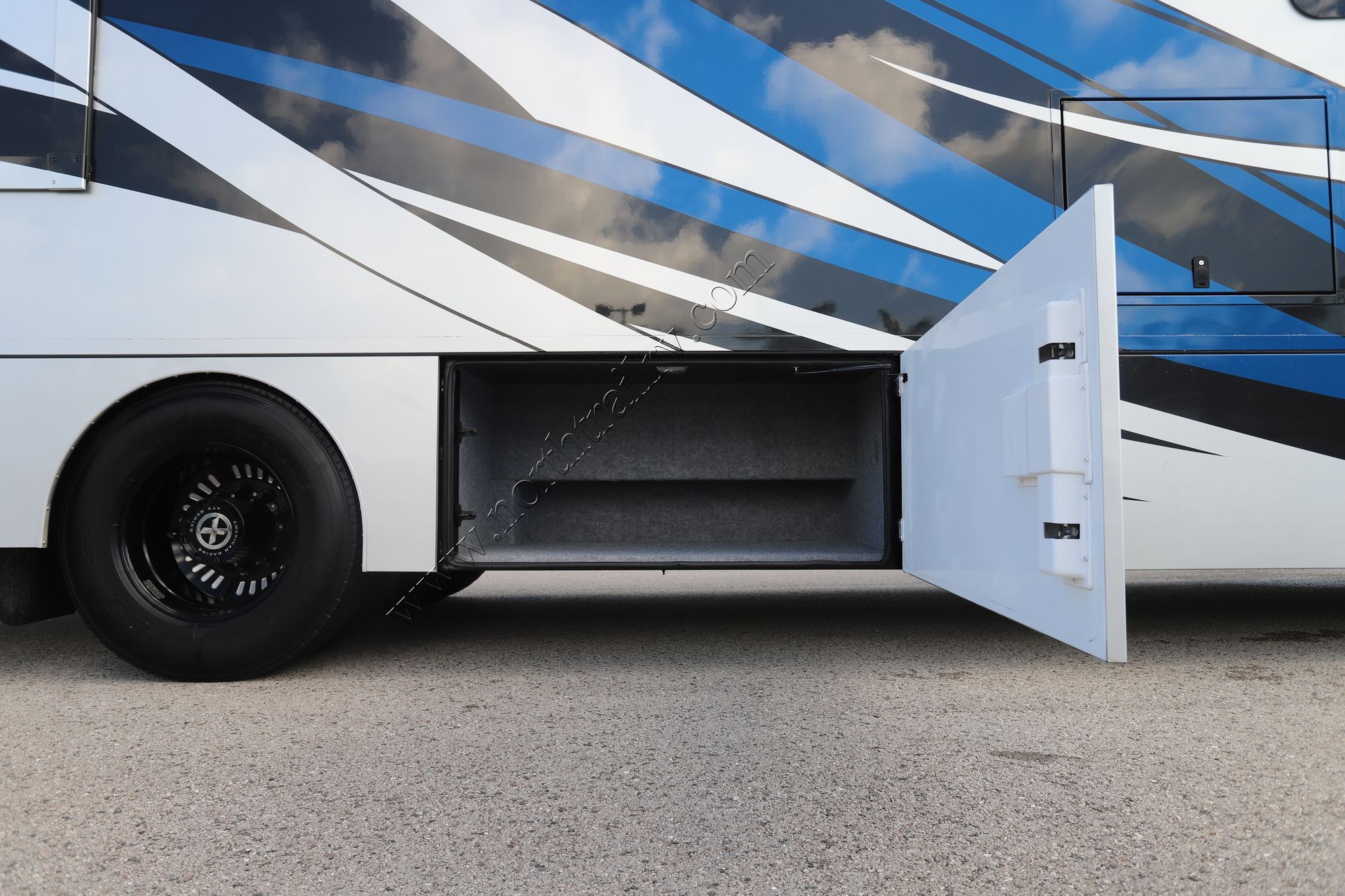 Used 2022 Renegade Rv Verona 36VSB Super C  For Sale