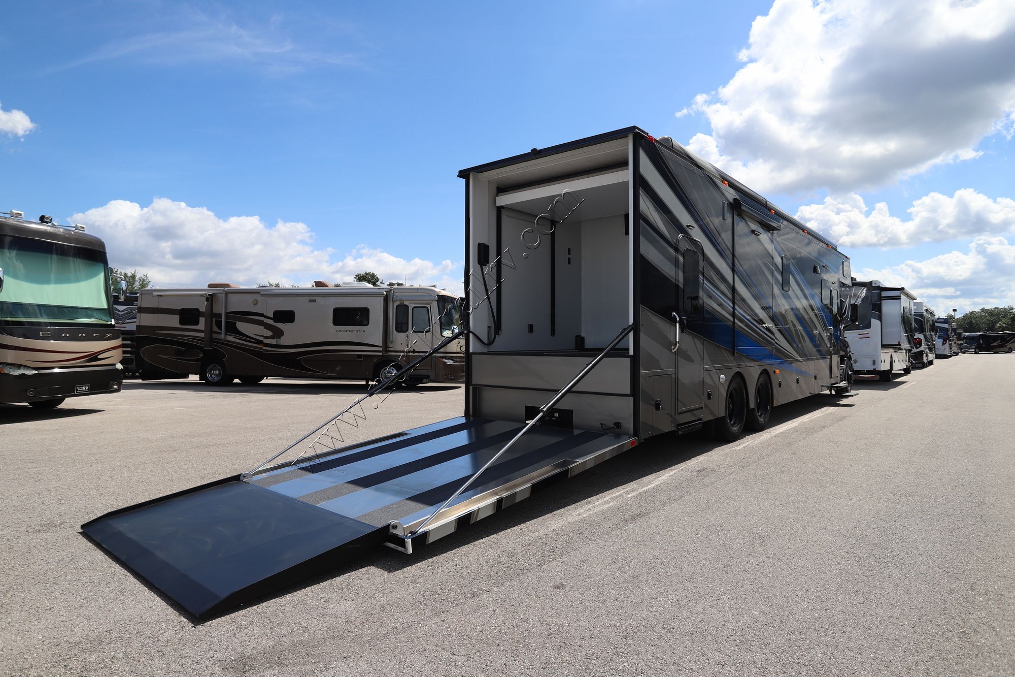 New 2025 Renegade Rv Classic Garage 2609 Super C  For Sale