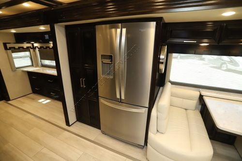 2021 Newmar London Aire 4551