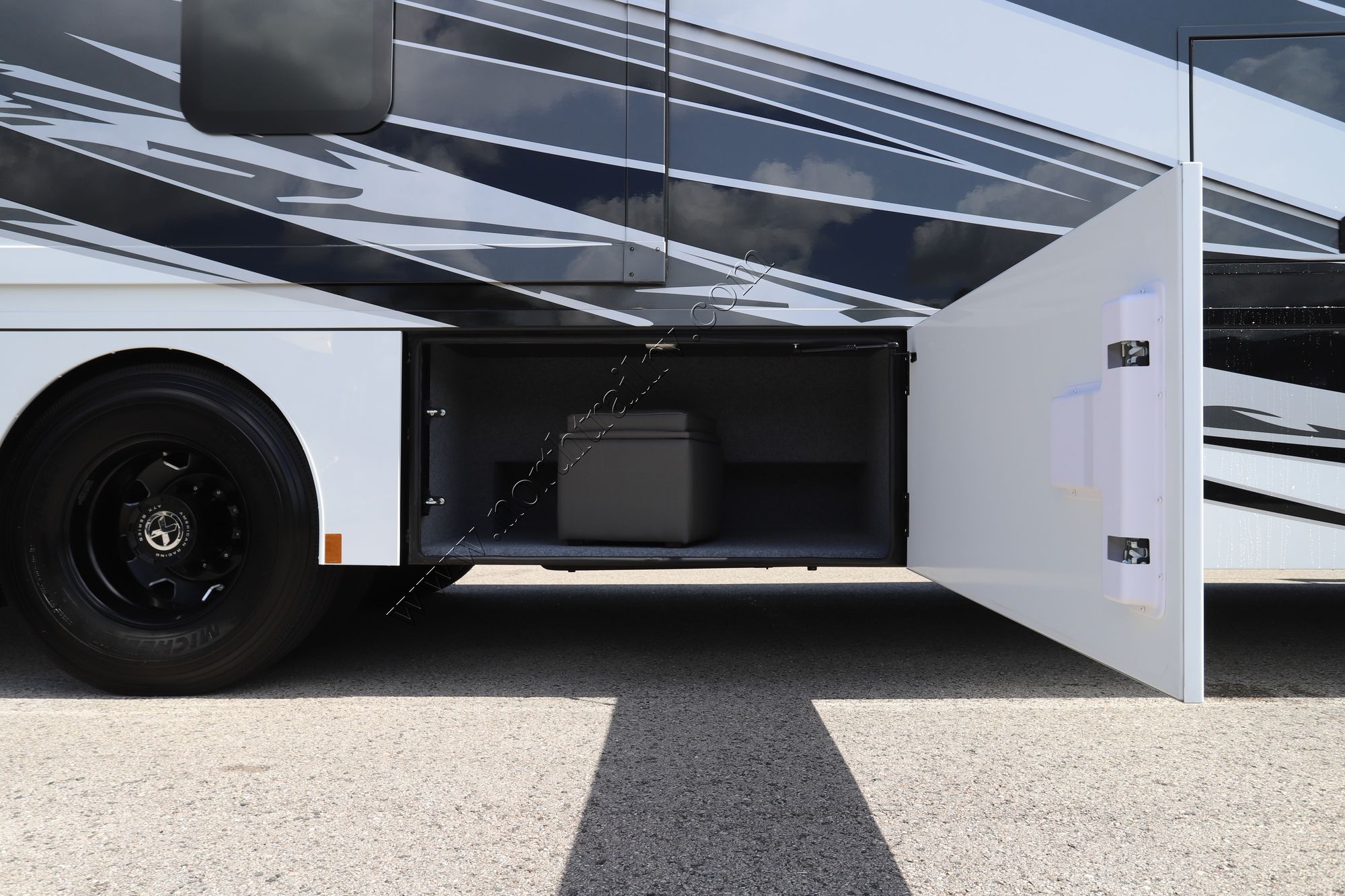 New 2025 Renegade Rv Verona 40VBH Super C  For Sale