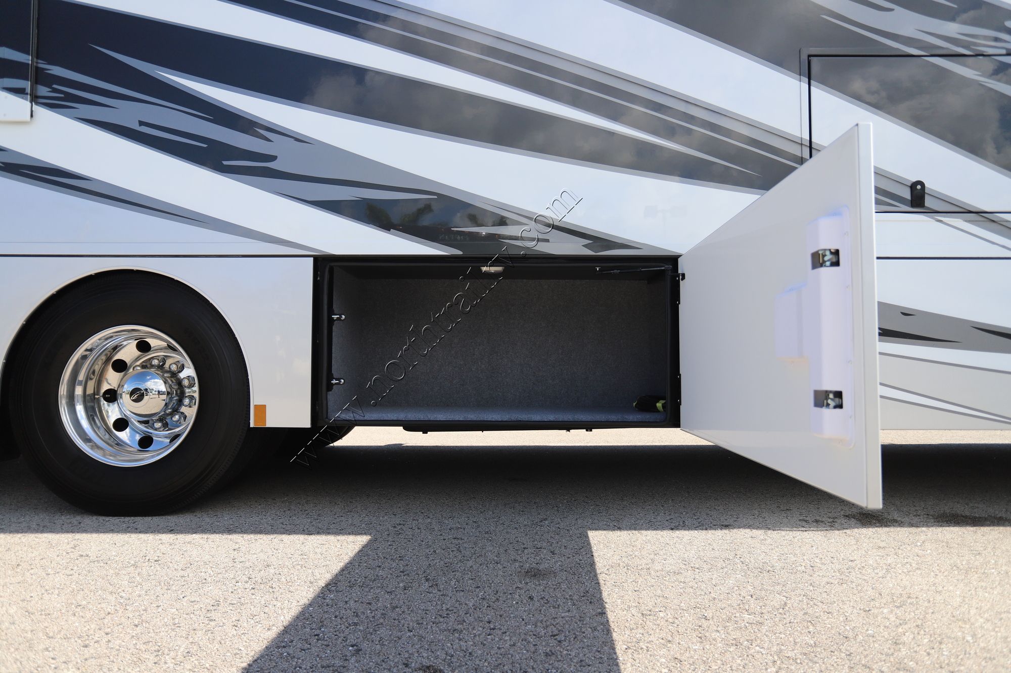 New 2025 Renegade Rv Verona 36VSB Super C  For Sale
