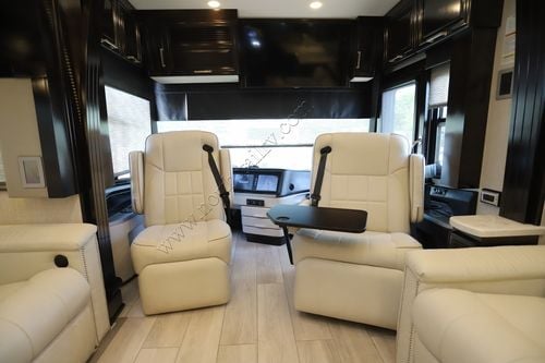 2021 Newmar London Aire 4551