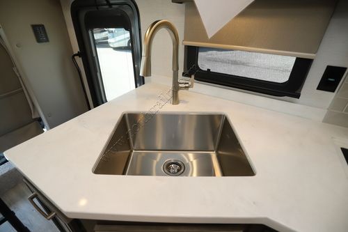 2025 Renegade Rv Verona 36VSB Super C