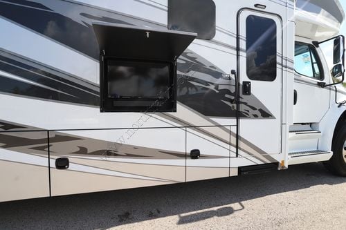 2025 Renegade Rv Verona 36VSB Super C