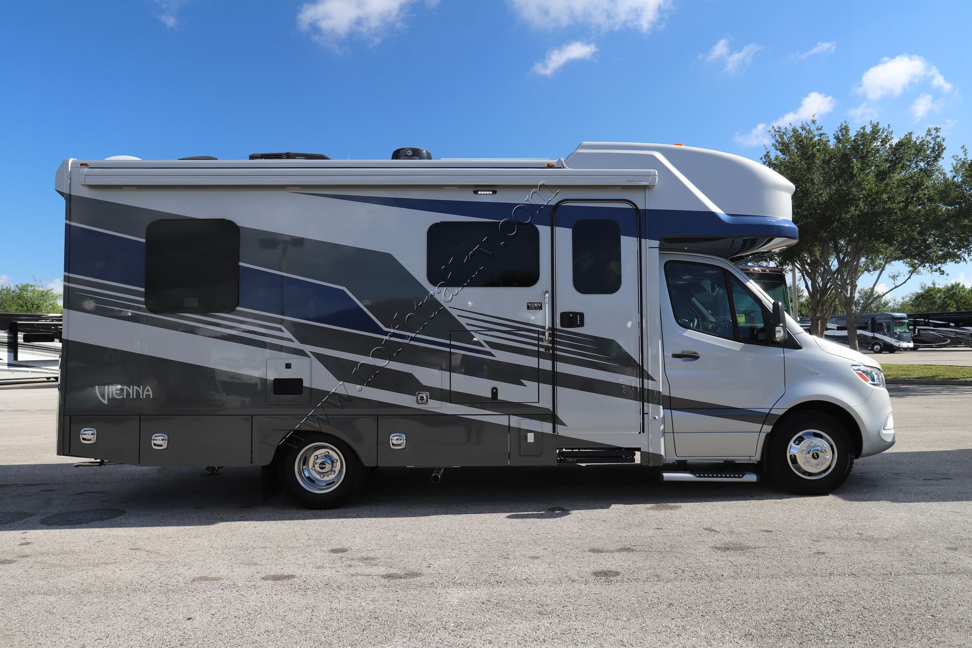 New 2025 Renegade Rv Vienna 25FWC Class C  For Sale