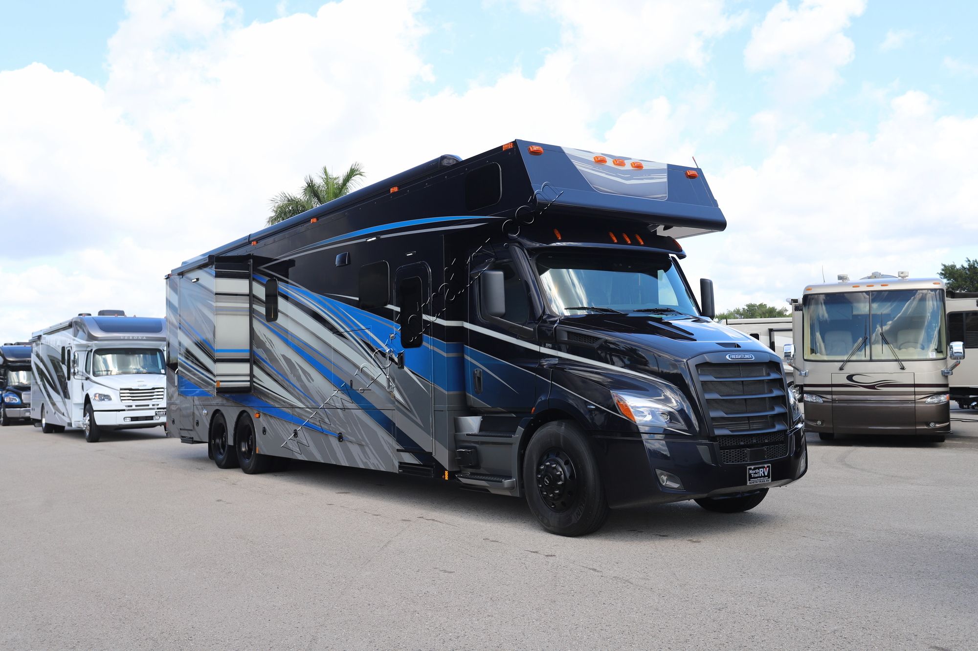 New 2025 Renegade Rv Classic Garage 2609 Super C  For Sale