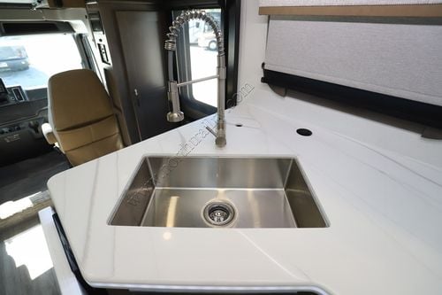 2025 Dynamax Europa 34SS
