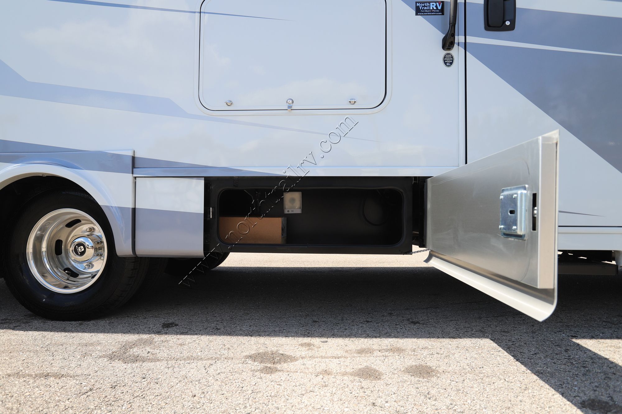 New 2026 Tiffin Motor Homes Wayfarer 25XLW Class C  For Sale