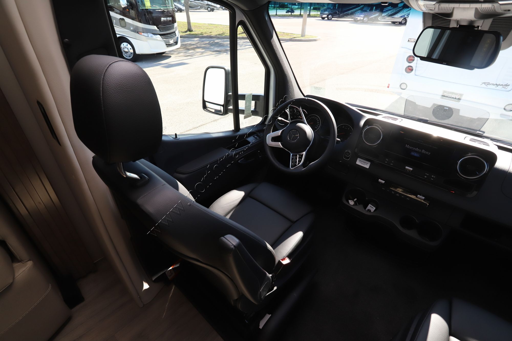 New 2025 Renegade Rv Vienna 25FWC Class C  For Sale