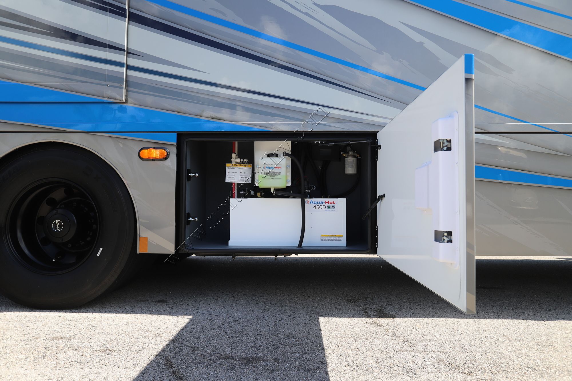 New 2025 Renegade Rv Classic Garage 2609 Super C  For Sale