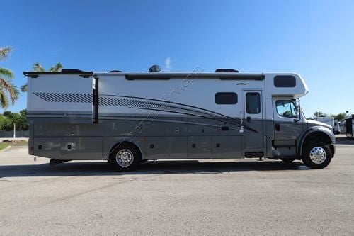 2025 Dynamax Europa 34SS