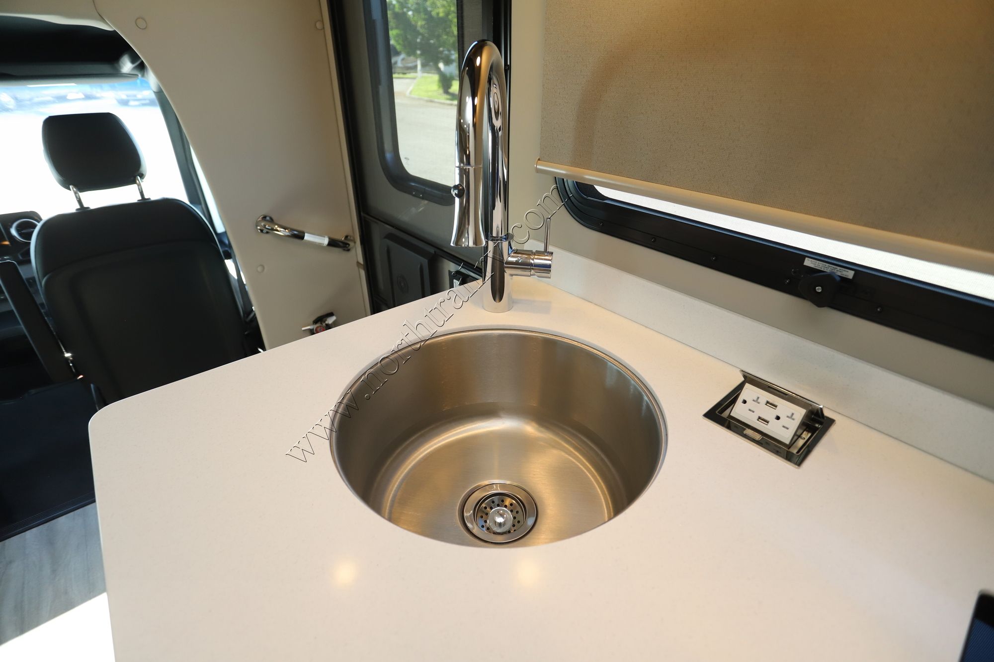 New 2025 Renegade Rv Vienna 25TBN Class C  For Sale