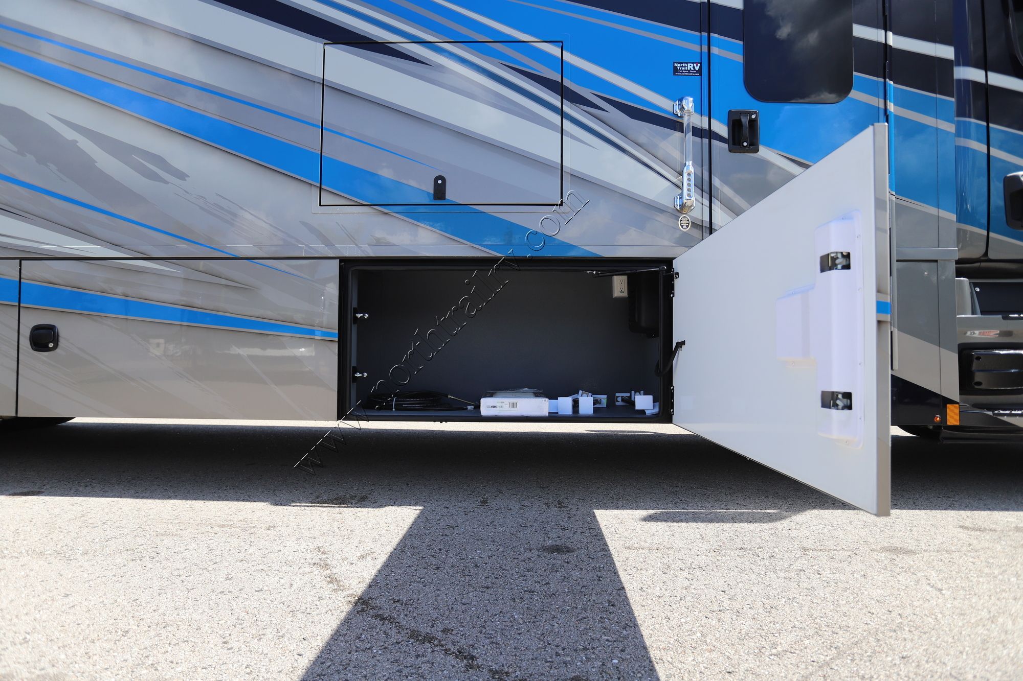 New 2025 Renegade Rv Classic Garage 2609 Super C  For Sale