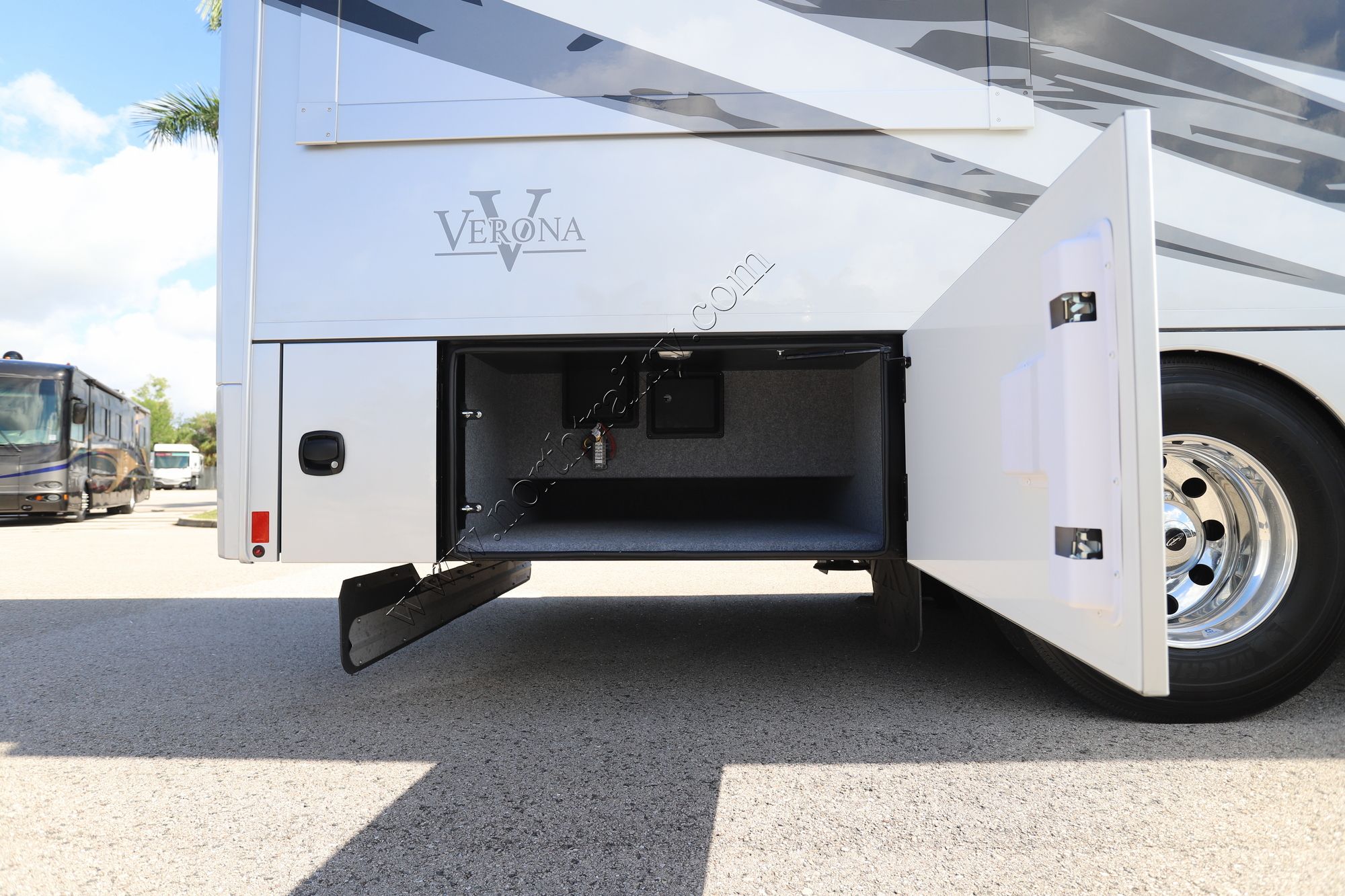 New 2025 Renegade Rv Verona 36VSB Super C  For Sale