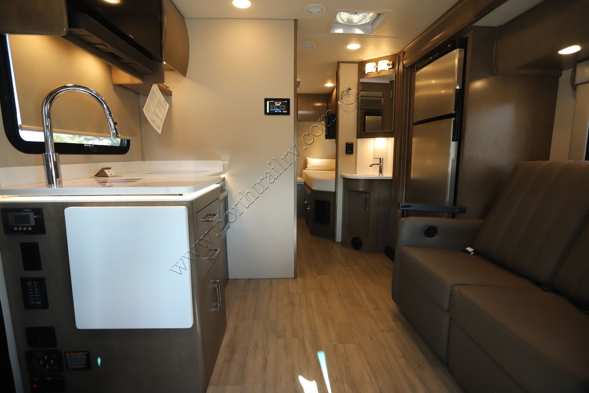 New 2025 Renegade Rv Vienna 25TBN Class C  For Sale