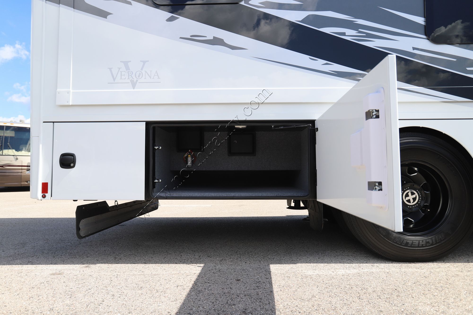 New 2025 Renegade Rv Verona 40VBH Super C  For Sale