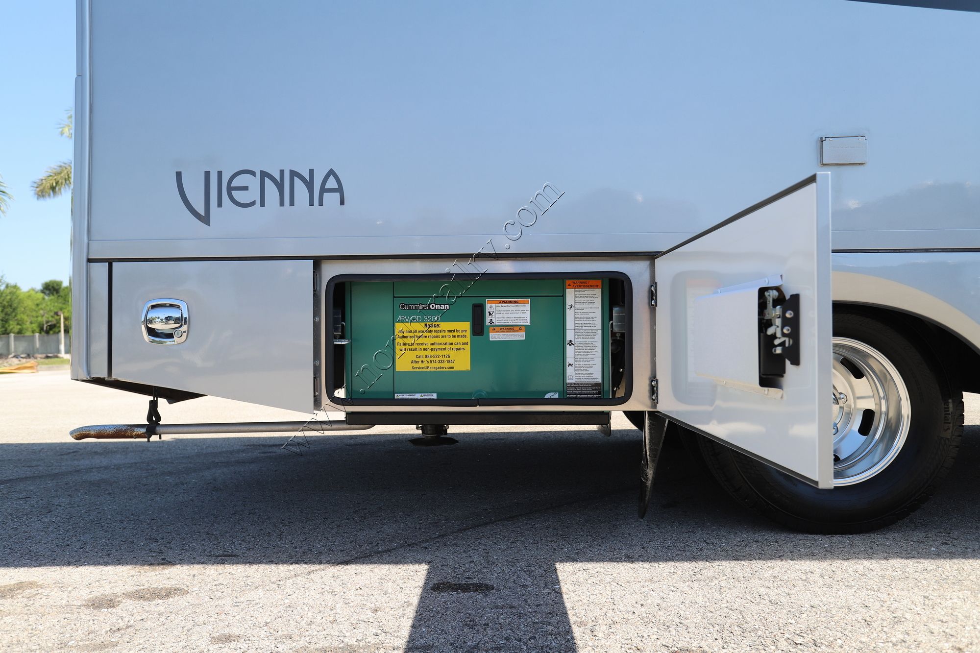 Used 2023 Renegade Rv Vienna 25VRML Class C  For Sale