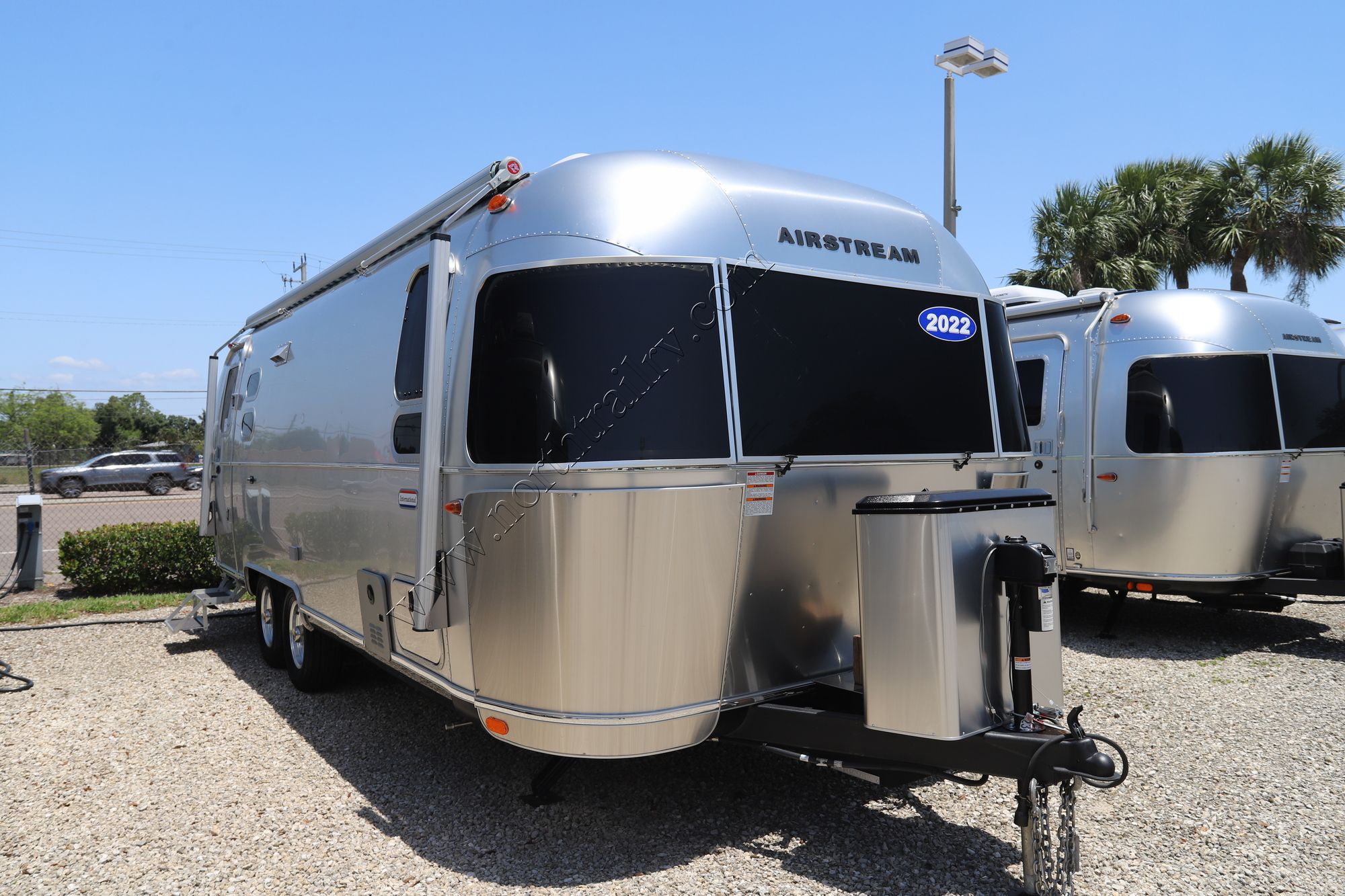 Used 2022 Airstream International 25FB Travel Trailer  For Sale