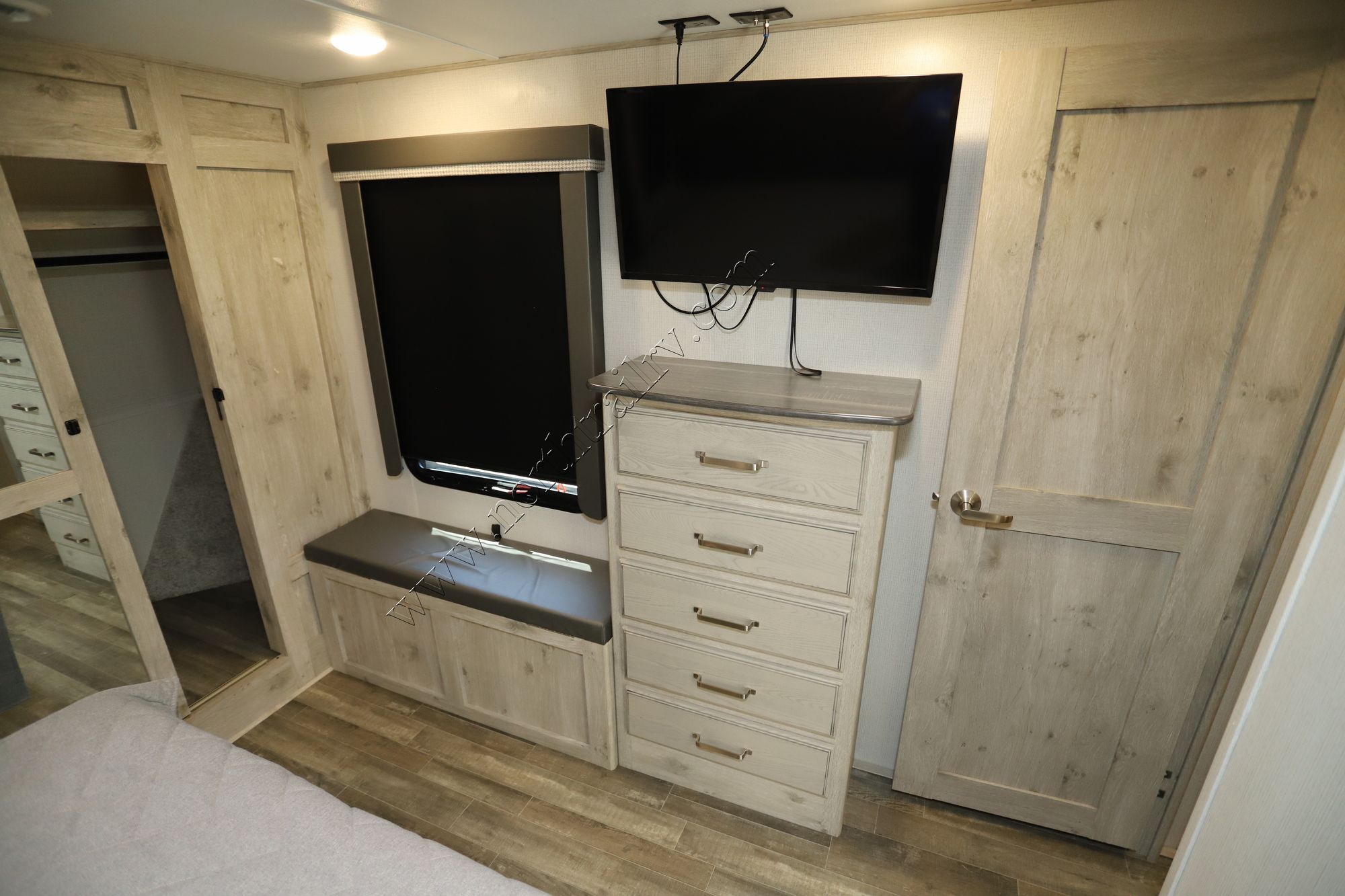 Used 2023 Keystone Avalanche 322RL Fifth Wheel  For Sale