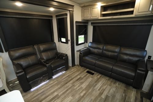 2023 Keystone Avalanche 322RL
