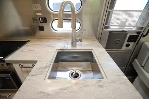 2022 Airstream International 25FB