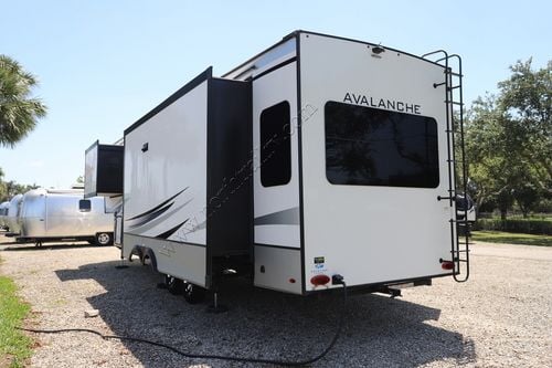 2023 Keystone Avalanche 322RL