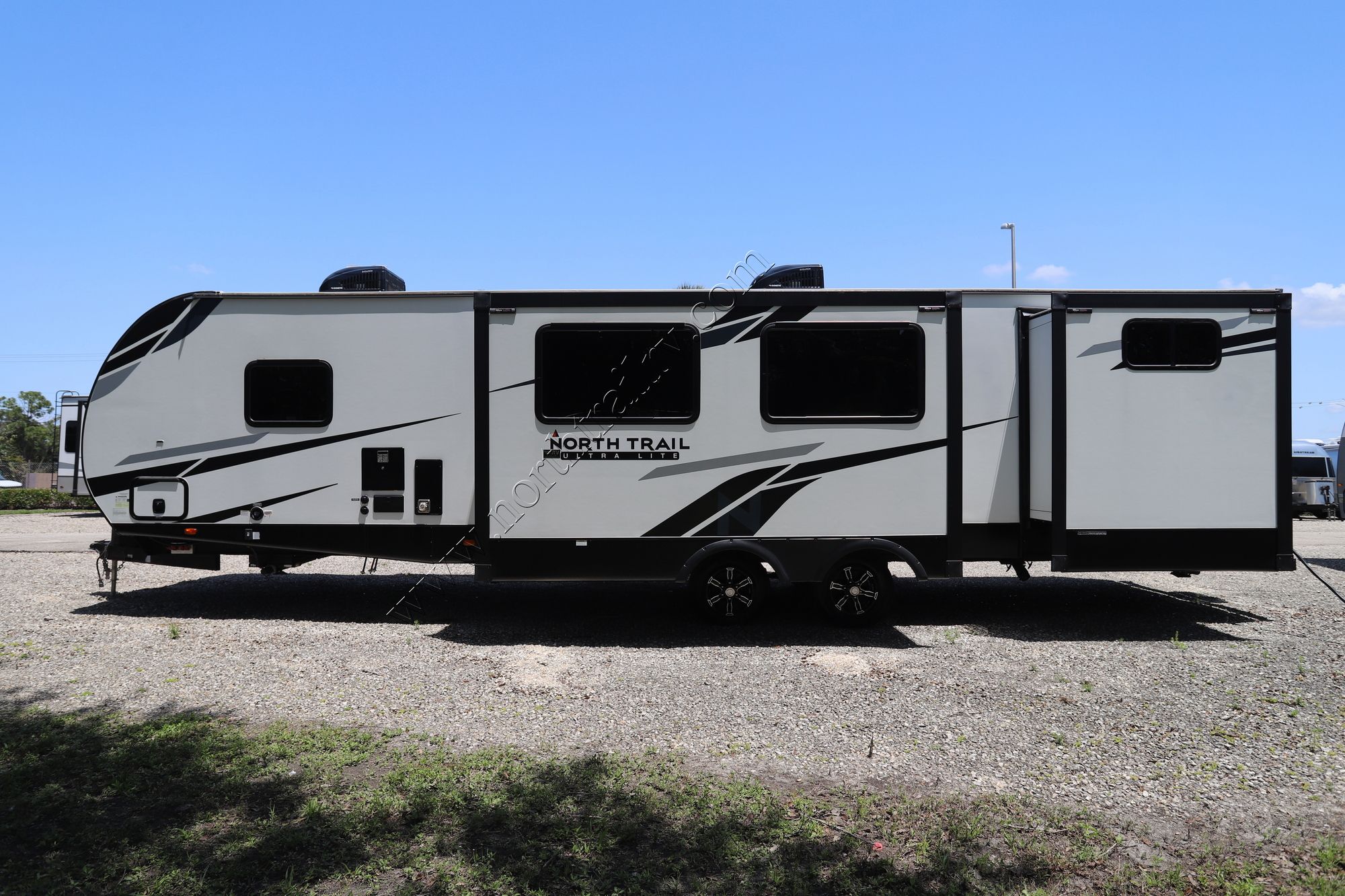 Used 2023 Heartland Rv North Trail 33BHDS Travel Trailer  For Sale