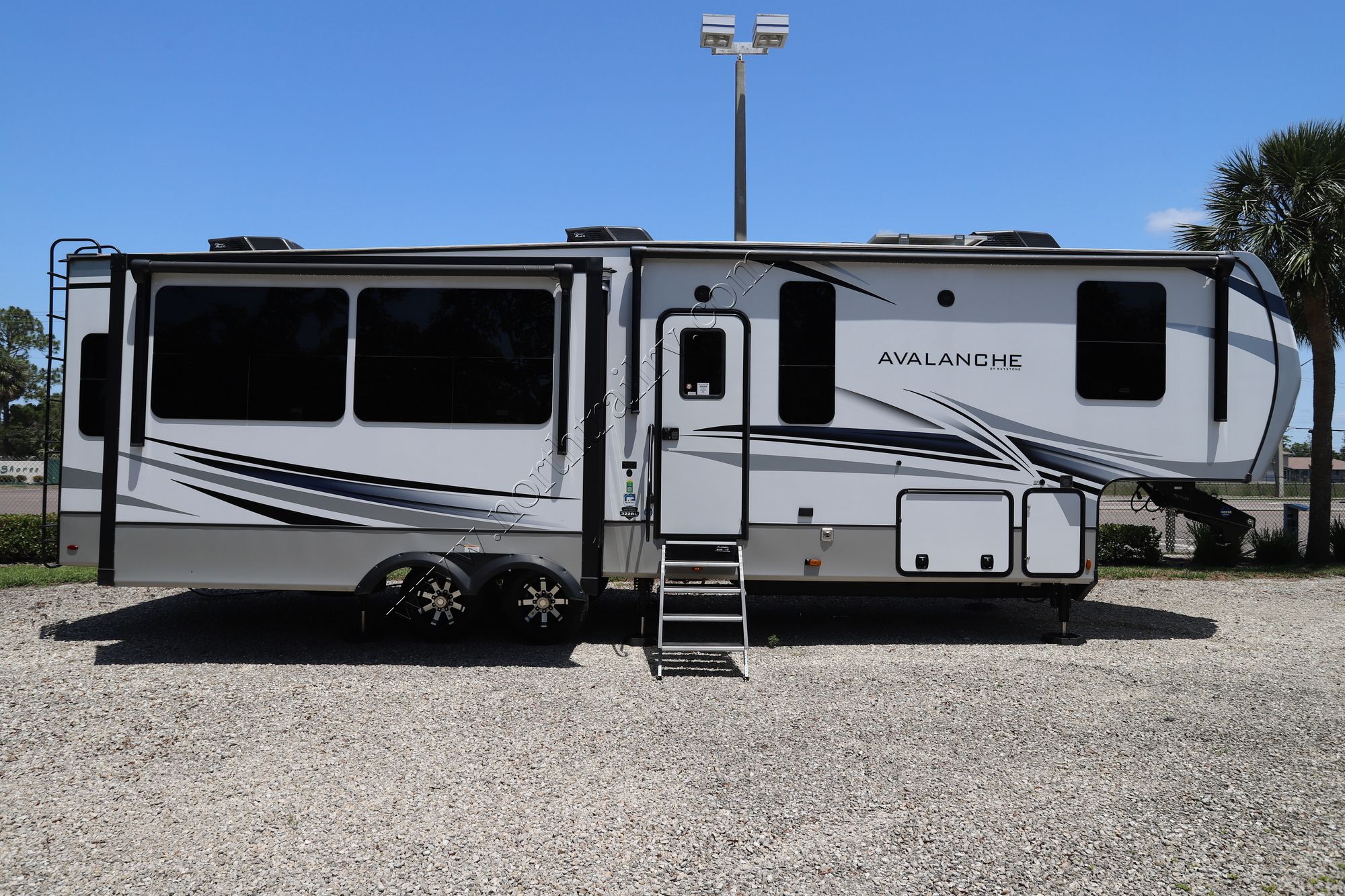 Used 2023 Keystone Avalanche 322RL Fifth Wheel  For Sale