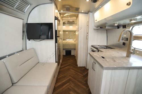 2022 Airstream International 25FB