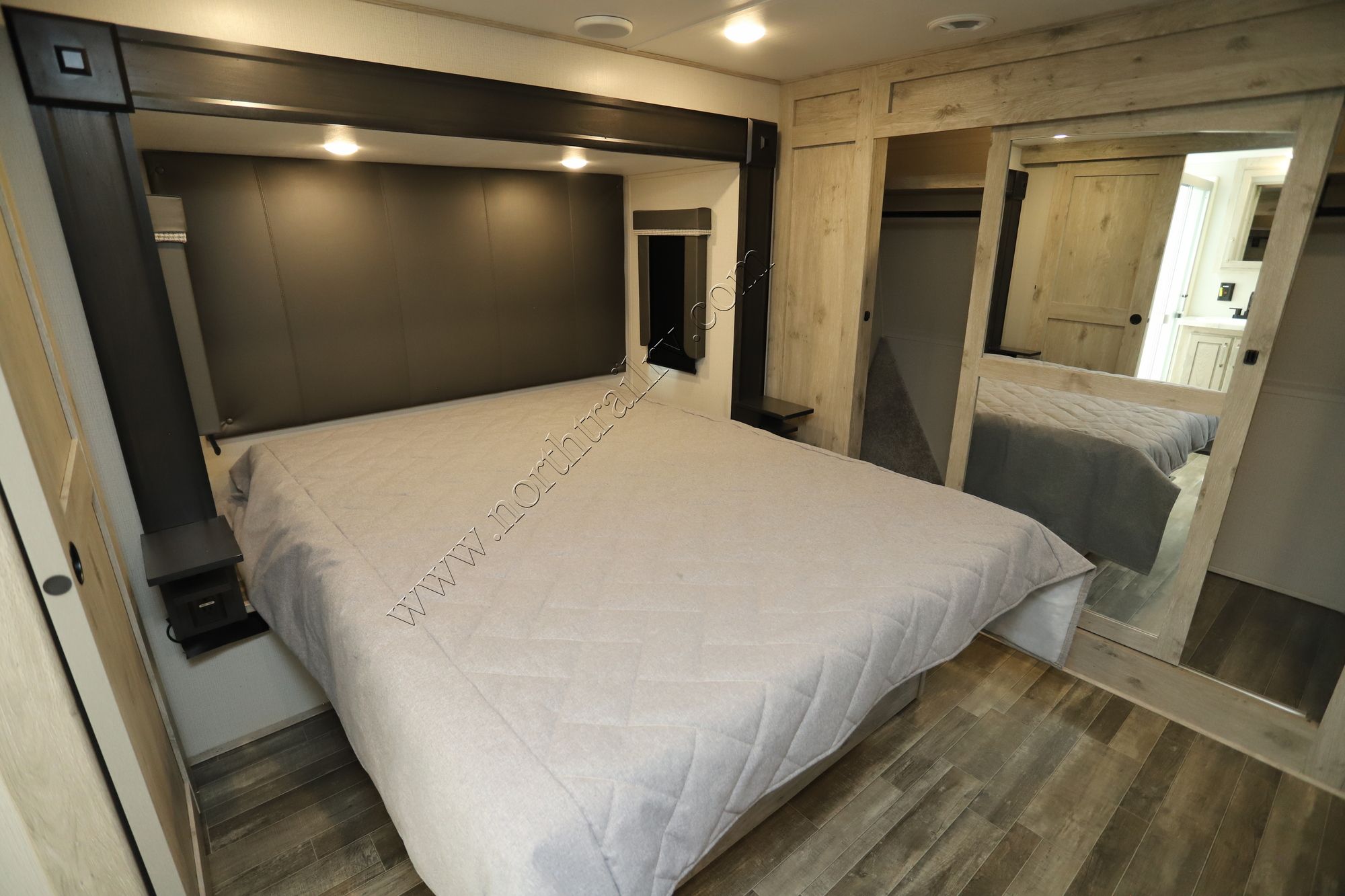 Used 2023 Keystone Avalanche 322RL Fifth Wheel  For Sale