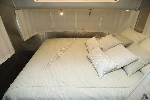2022 Airstream International 25FB