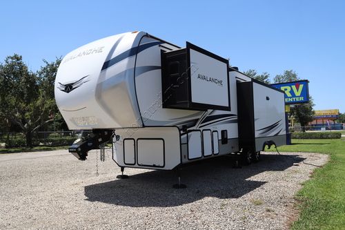 2023 Keystone Avalanche 322RL