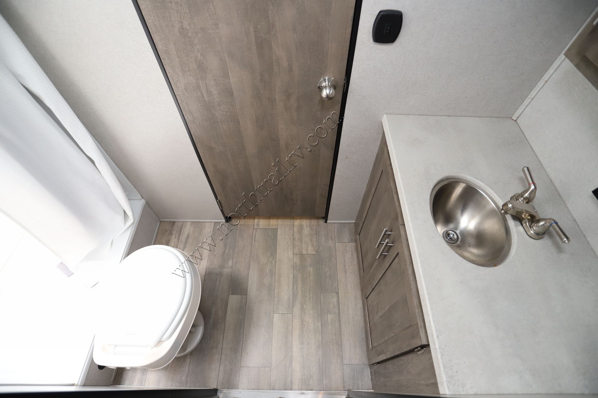Used 2022 Forest River Xlr Micro Boost 27LRLE Travel Trailer  For Sale