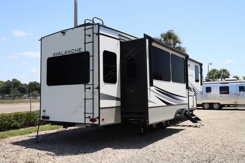 2023 Keystone Avalanche 322RL