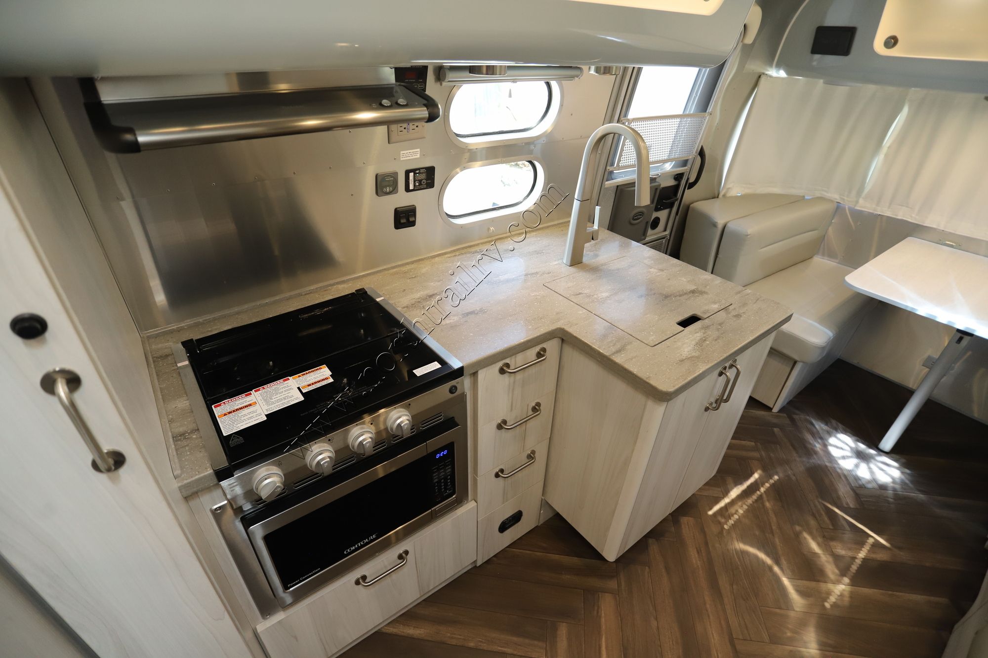 Used 2022 Airstream International 25FB Travel Trailer  For Sale