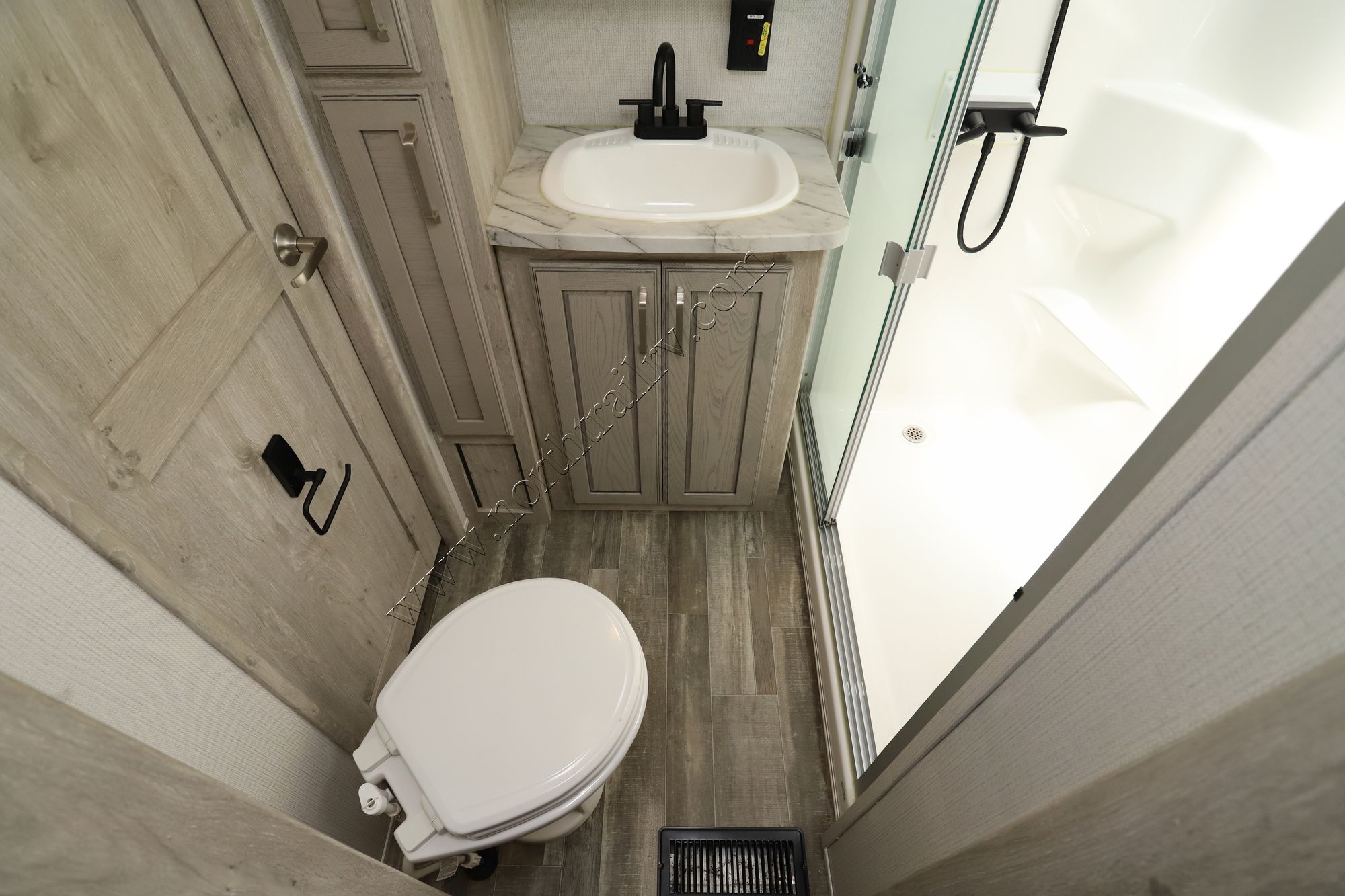 Used 2023 Keystone Avalanche 322RL Fifth Wheel  For Sale